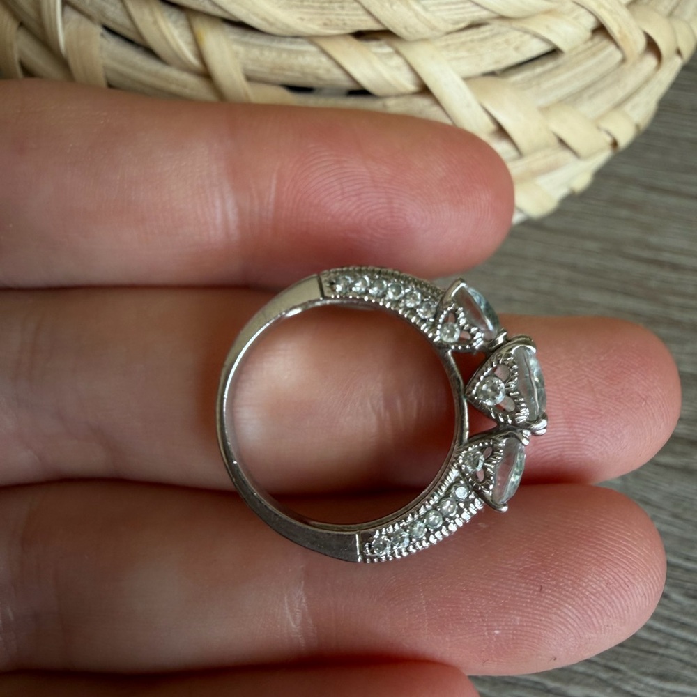 3 stone diamond cubic zirconia ring - Picture 5 of 10